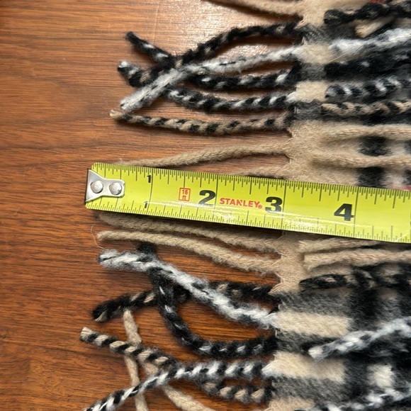 Burberry Scarf - Picture 6 of 7